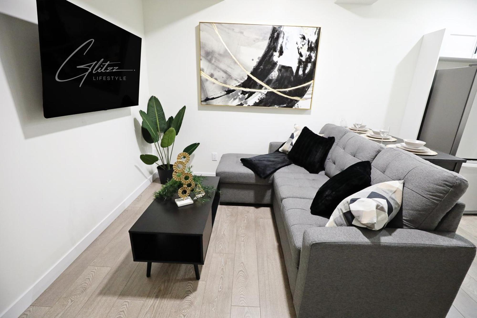 Elegant Escape With King Bed, Long Stays, Wem, Holiday home Edmonton